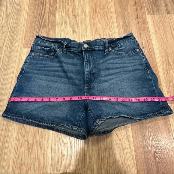Banana Republic Medium Wash Denim Shorts Womens Size 10 - Picture 7 of 8